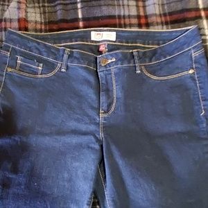 Jean's almost new. Worn once!